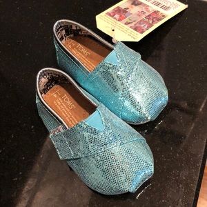 Blue sparkly baby Toms